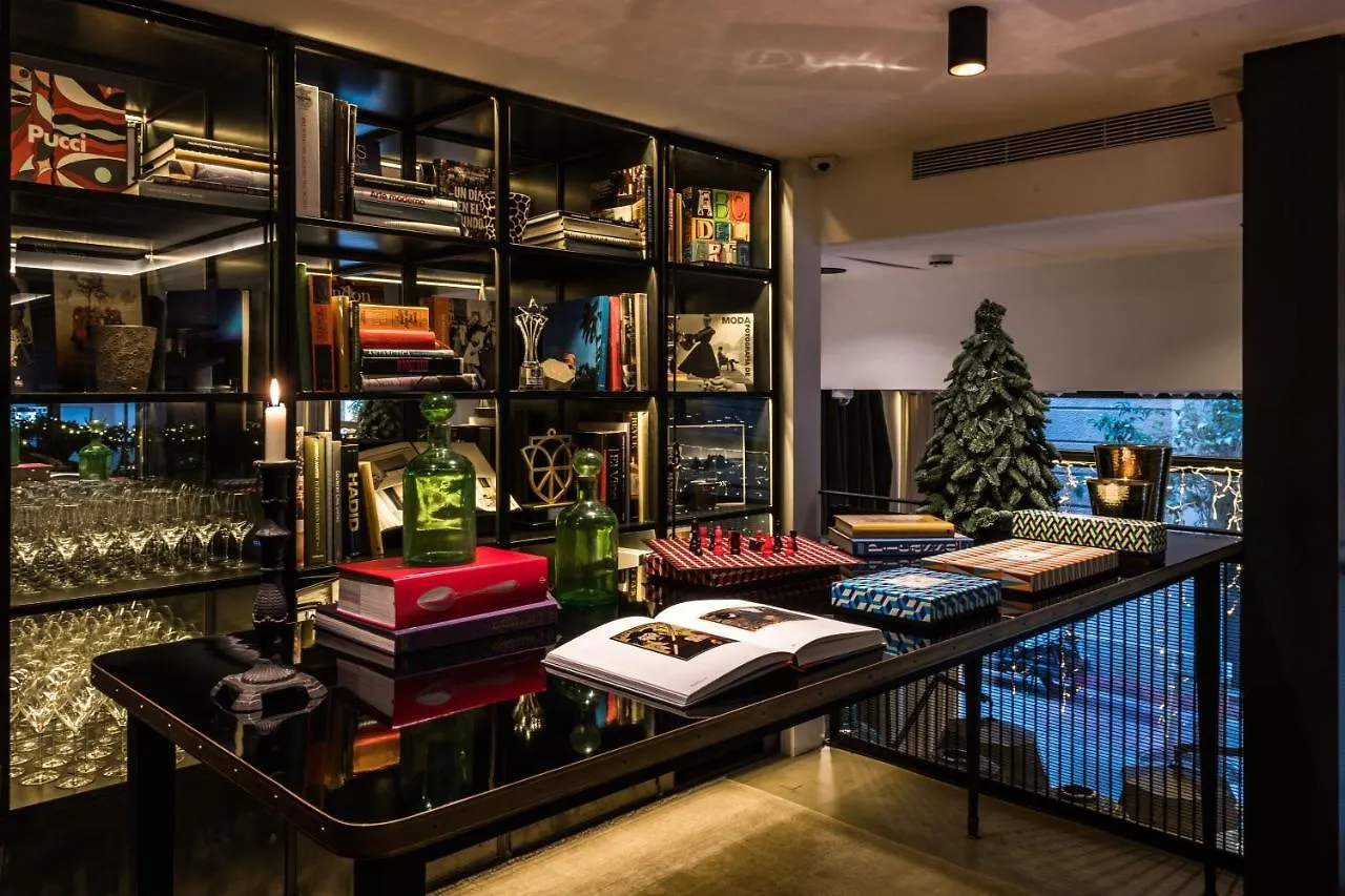 Serras Barcelona 5*,