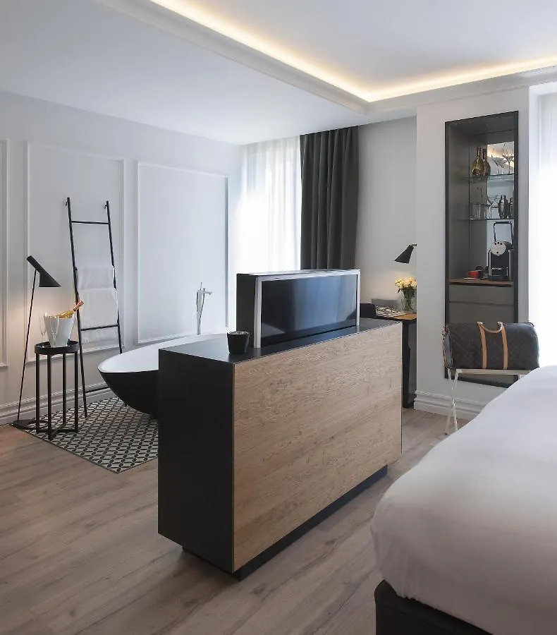 ***** Hotel Serras Barcellona Spagna